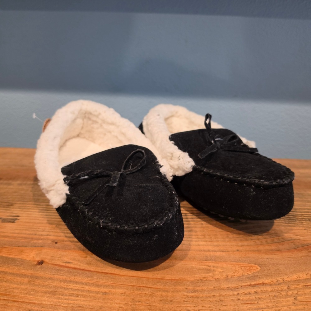 Muk Luks Womens Moccasin Slippers Black Faux Suede Fur Lined Size 9